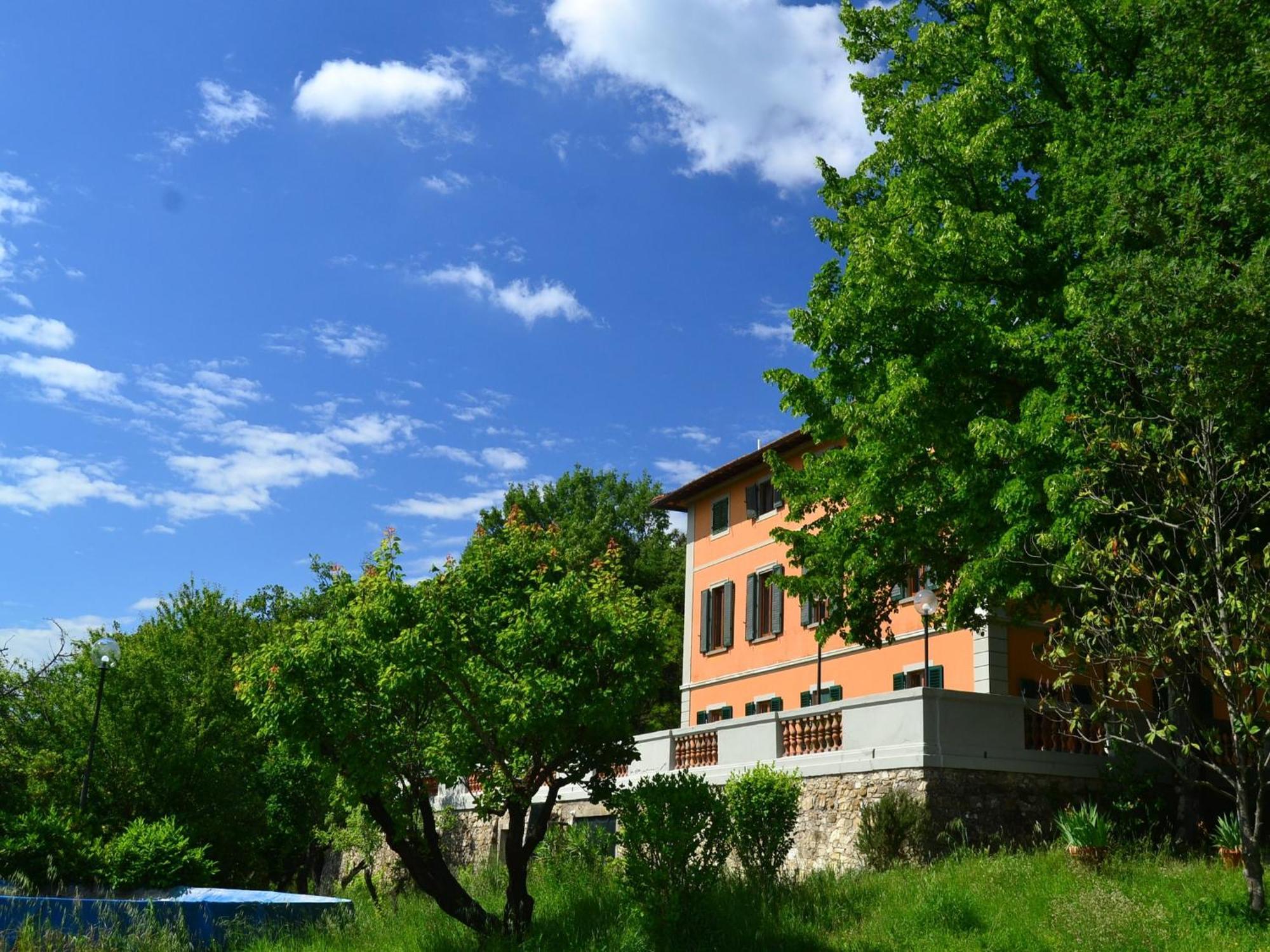 Lovely Holiday Home In Montefiridolfi With Hill View Ngoại thất bức ảnh