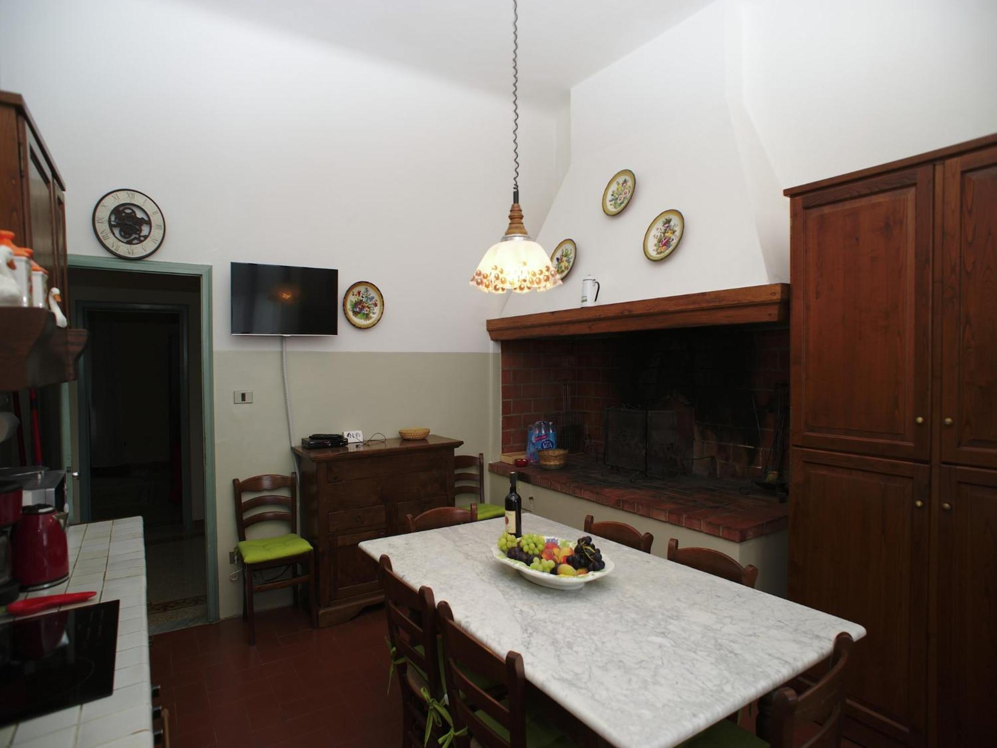 Lovely Holiday Home In Montefiridolfi With Hill View Ngoại thất bức ảnh