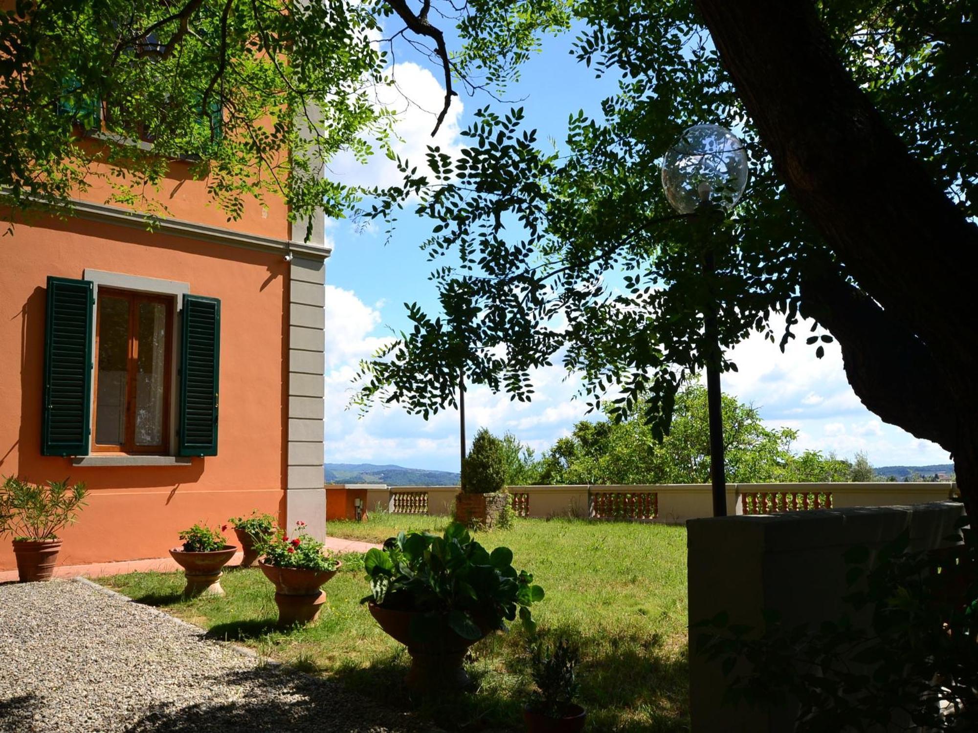 Lovely Holiday Home In Montefiridolfi With Hill View Ngoại thất bức ảnh