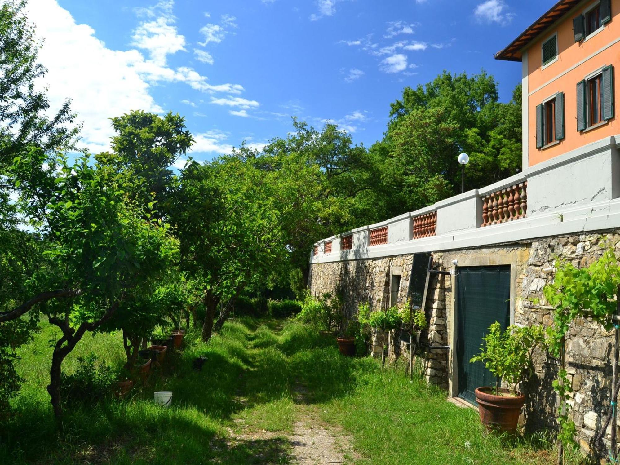 Lovely Holiday Home In Montefiridolfi With Hill View Ngoại thất bức ảnh